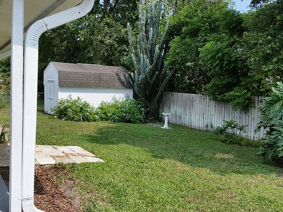 3rd image of 1315 Carmen Ave