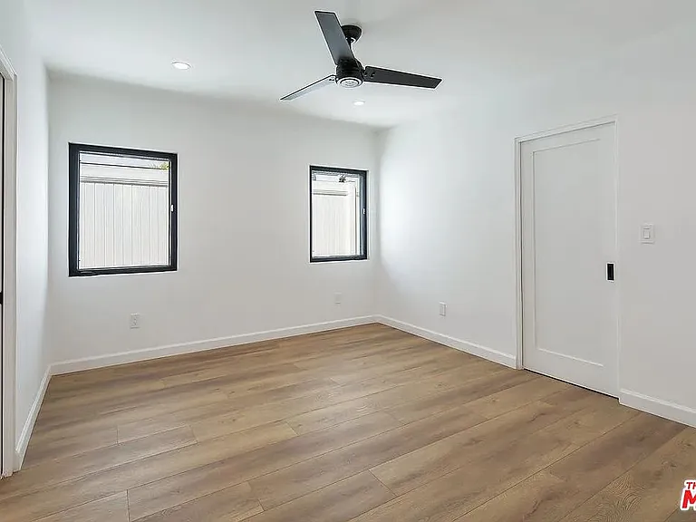 820 N Genesee Ave — Photo 9