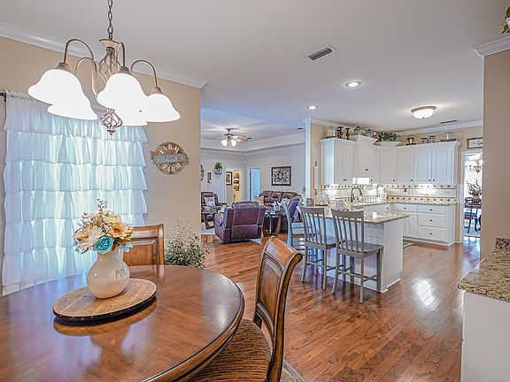 3rd image of 201 Shady Grove Ln