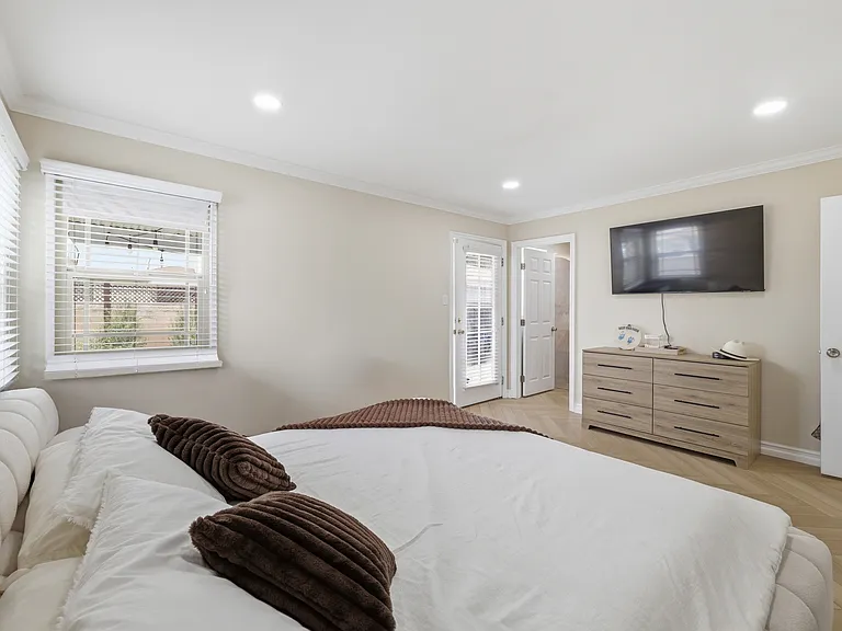 4809 Falcon Ave — Photo 8