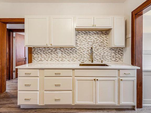 2nd image of 2808 S Greeley STREET