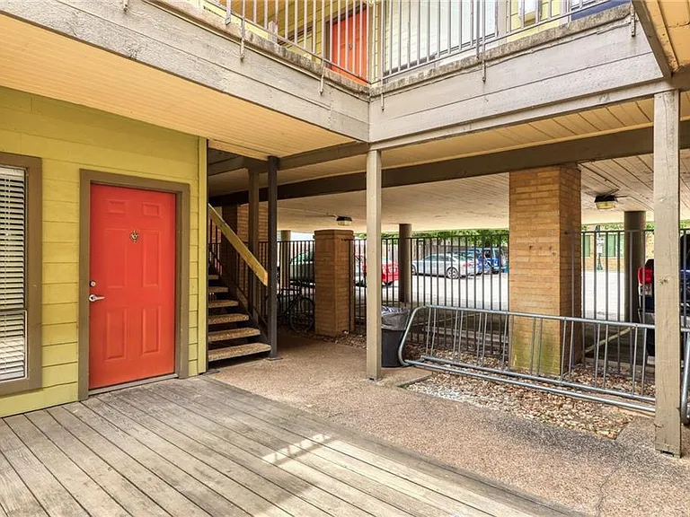 908 Poplar St #105 — Photo 17