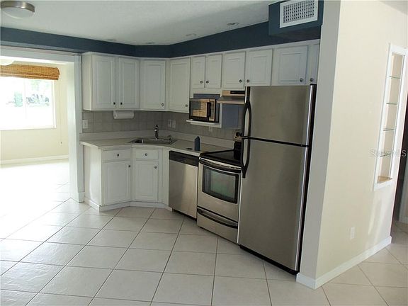 5th image of 6522 Boatyard Dr