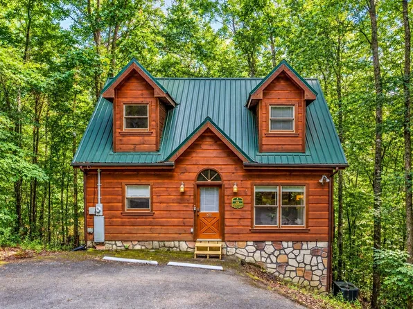 1420 Silver Poplar Ln, Sevierville, TN 37876