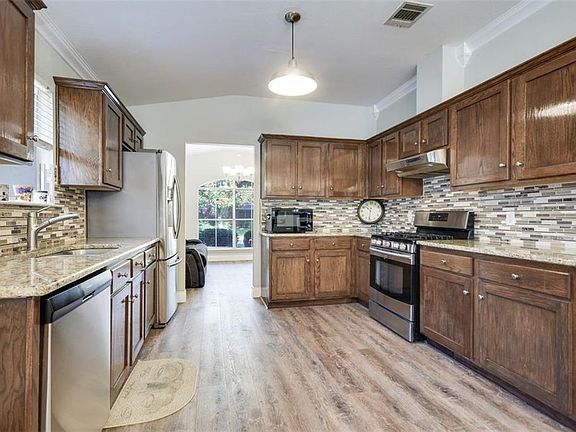 4th image of 2410 Hallie Ln