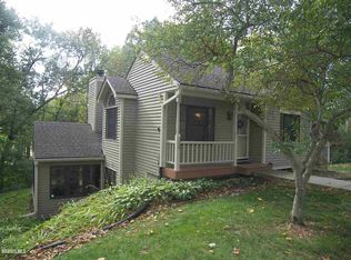 64 Oak Glen Dr, Galena, IL 61036
