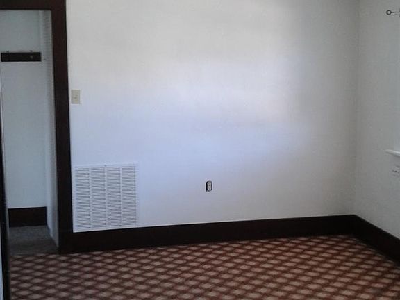 5th image of 257 E 6th St APT 3