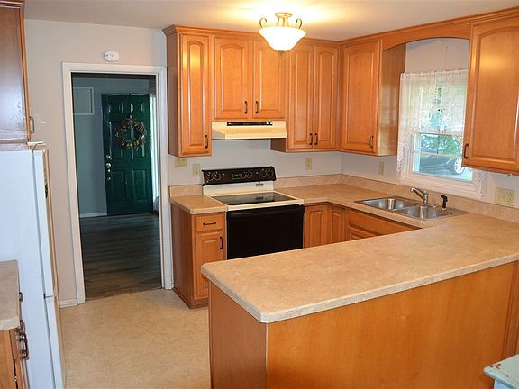 3rd image of 146 E Lawrin Blvd