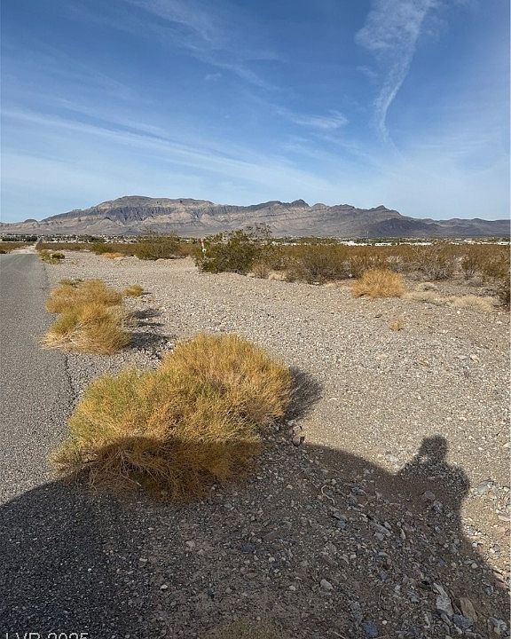 1st image of 2660 Latigo Dr