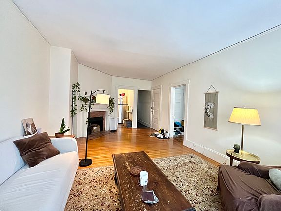 5th image of 137 Bay State Rd APT 3