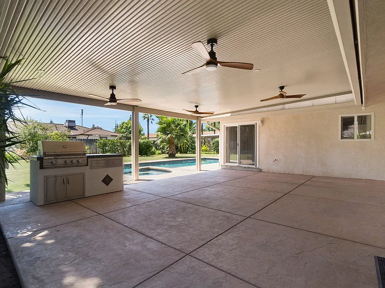 5170 E Huntington Ave — Photo 33