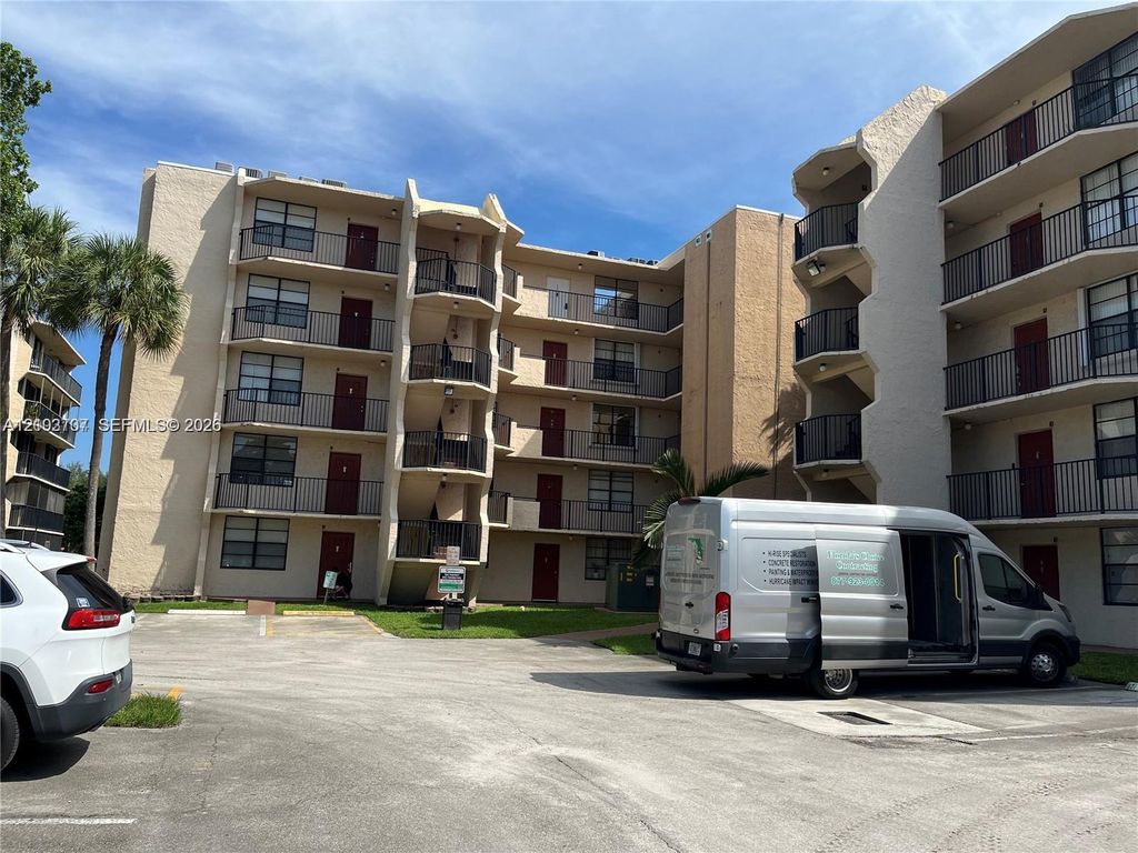 3500 Blue Lake Dr APT 501, Pompano Beach