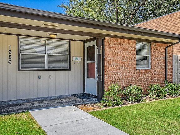 3rd image of 1926 Cherokee Ln #1928