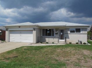 4803 Red Maple Dr, Warren, MI 48092