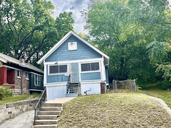 4327 Flora Ave, Kansas City, MO 64110