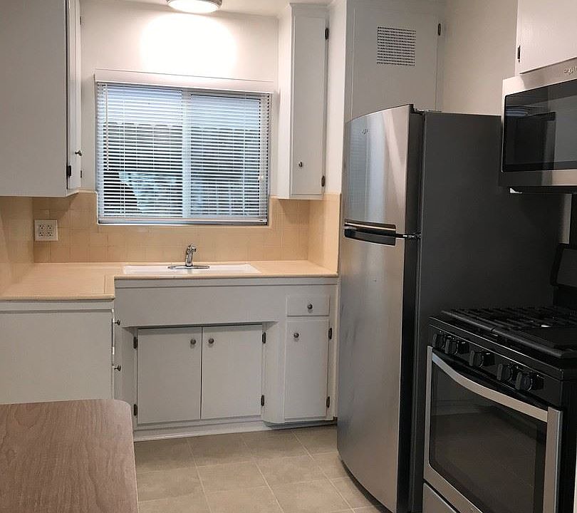 1st image of 415 N Holliston Ave APT 15