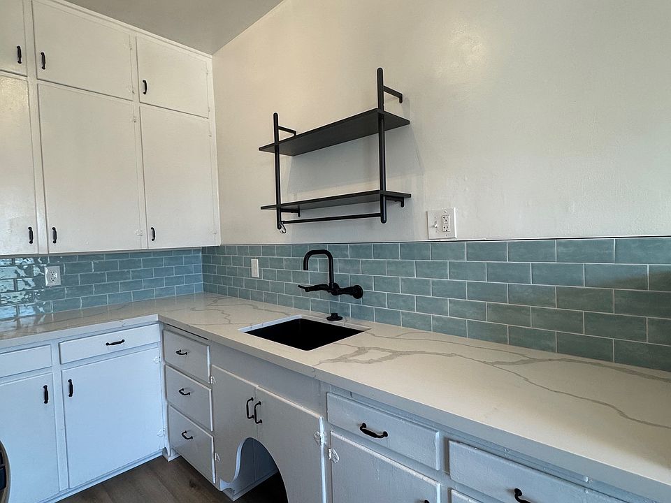 1st image of 1121 E Chevy Chase Dr APT 11