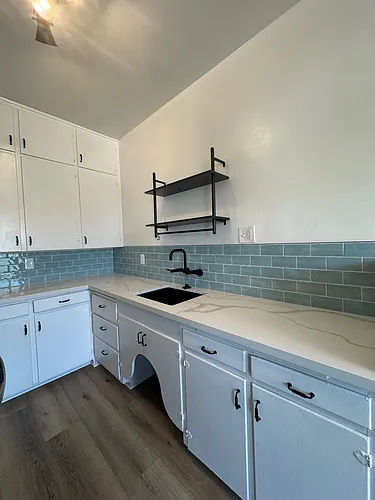 1121 E Chevy Chase Dr #11 Photo 1