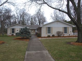 415 Randall Ave, De Pere, WI 54115