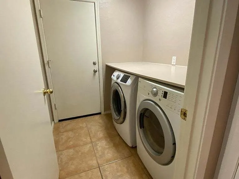 1847 W Desert Seasons Dr — Photo 17