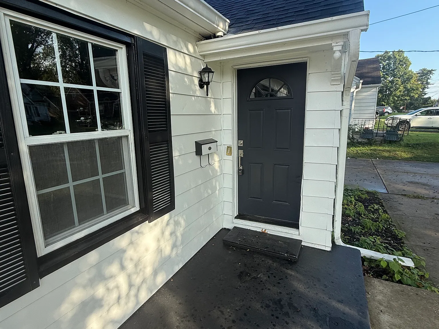 3 bed, 1250 sqft, $1,950 — Photo 2