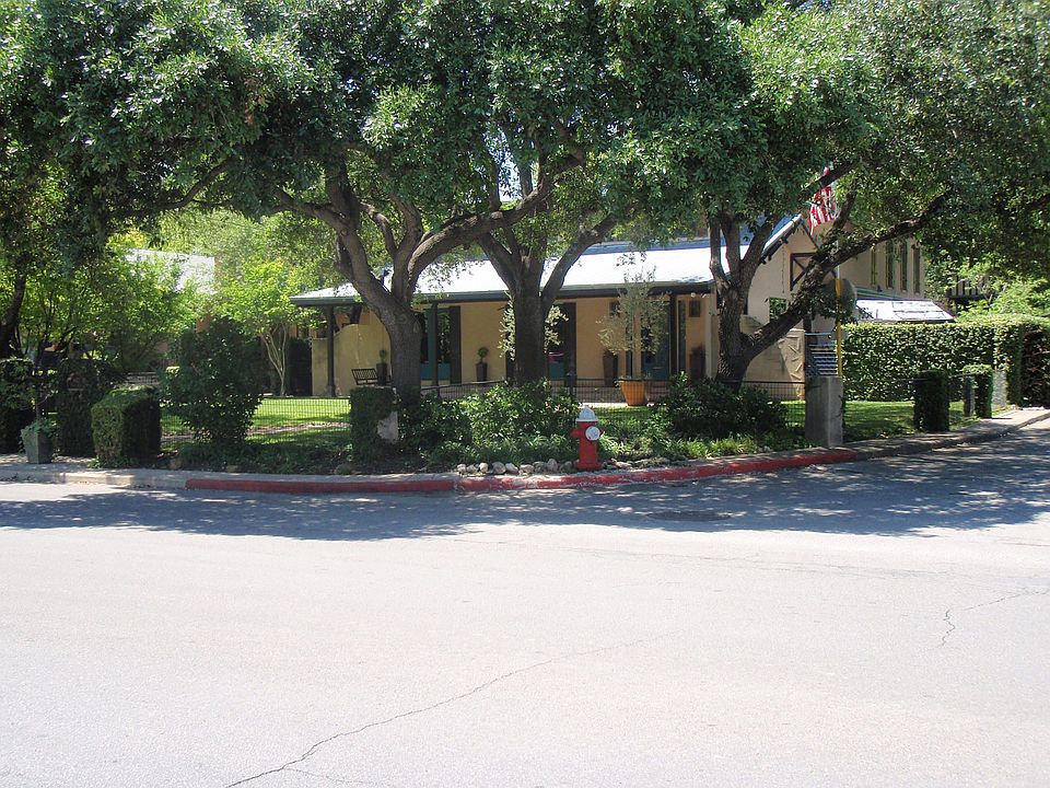 1st image of 843 Estes Ave