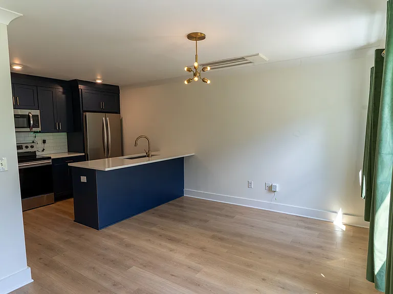 110 Duke St — Photo 9
