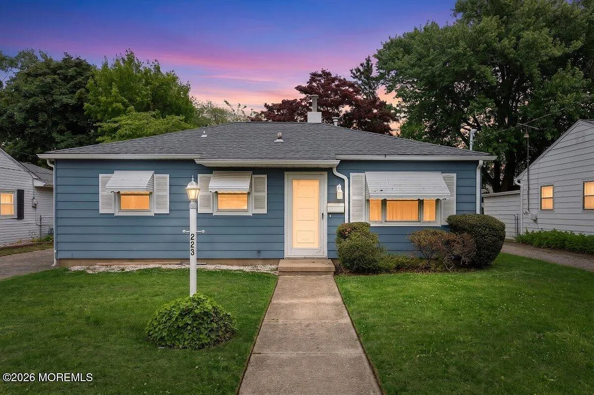 3 bed, 990 sqft, $3,500 — Photo 1