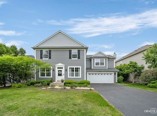 507 Valley View Dr, St Charles, IL 60175