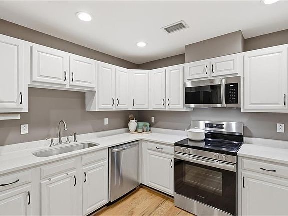 5th image of 255 College Cross APT 42