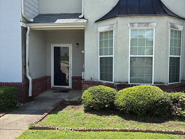 Wagon Wheel Ct — Photo 1