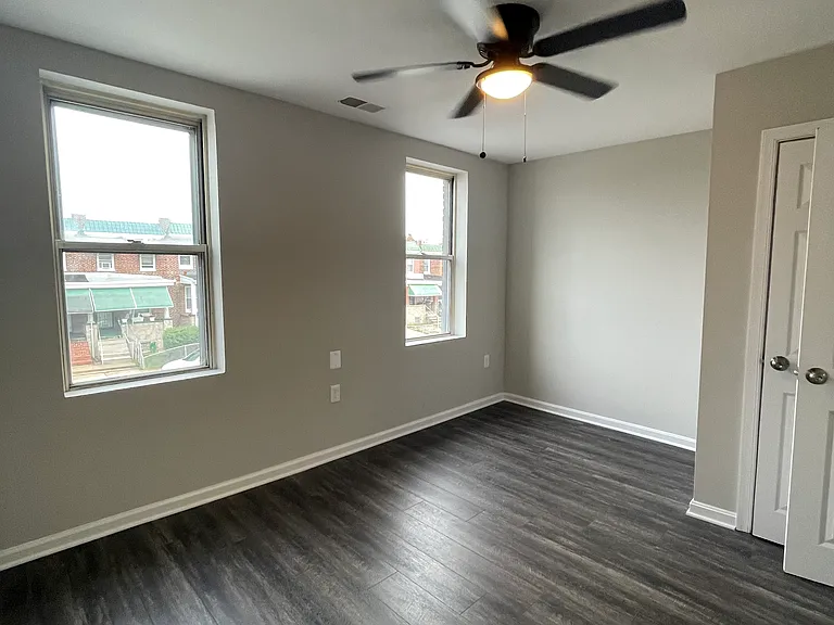 1514 N Luzerne Ave — Photo 26