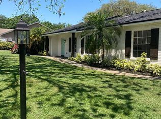 608 Sunset Ln, Lutz, FL 33549