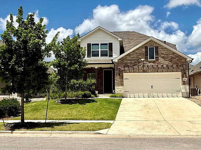 2609 Danbury Ln — Photo 1