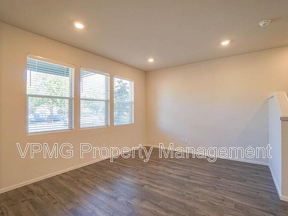 5th image of 2620 NE 117th Pl