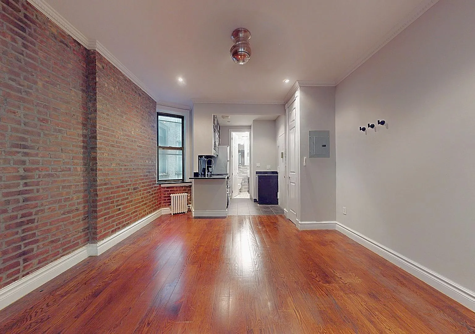 210 East 25th Street — Photo 3