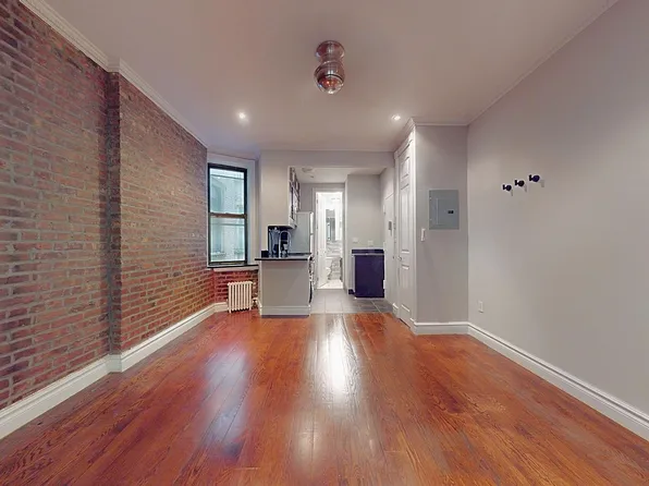 493 2nd Avenue image 5 of 9