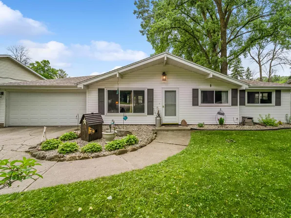 2561 County Ln, Neenah, WI 54956