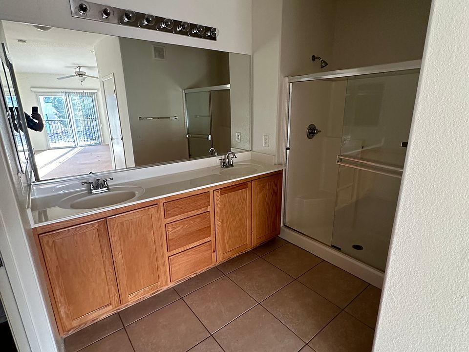 #GuardianRealty: 50 Aura De Blanco 10202- Bathroom_02142025