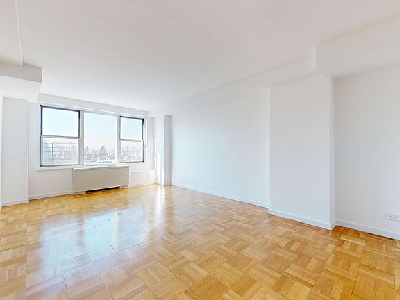 4th image of 33 Greenwich Ave APT 15B