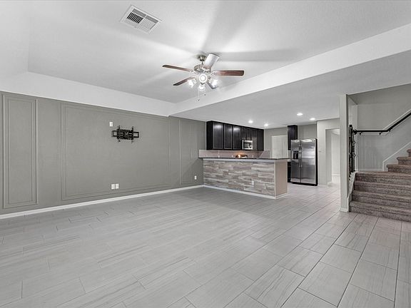 5th image of 2606 Zephyr Ln