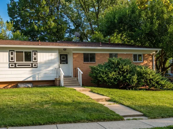 4002 Blackpool Rd, Rockville, MD 20853