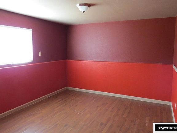 5th image of 1012 Eastview Dr