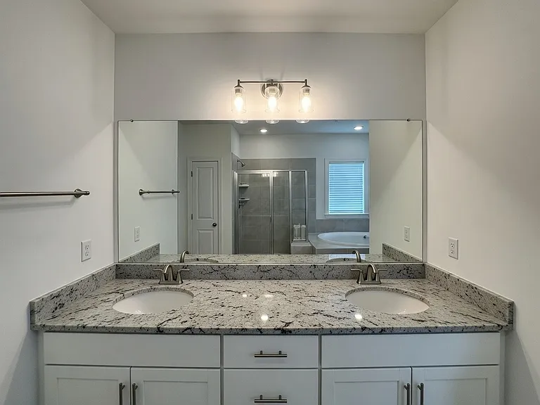 2521 Macy Grove Ln — Photo 31