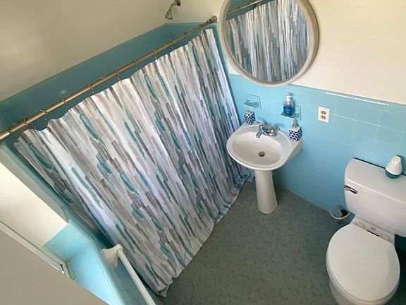 master bedroom bathroom