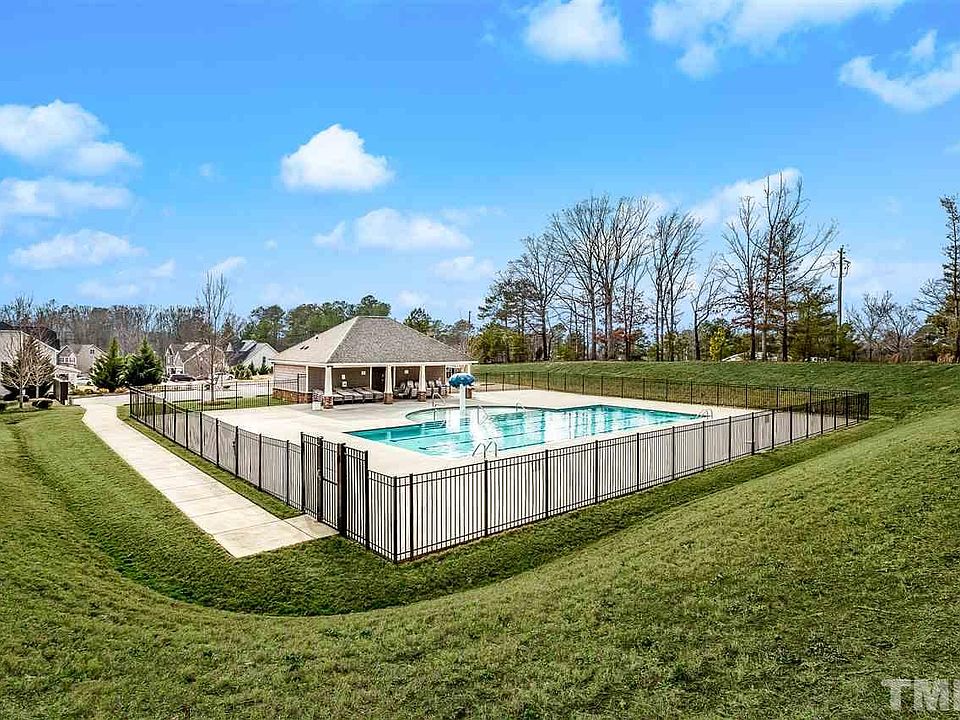 2nd image of 6408 Fauvette Ln
