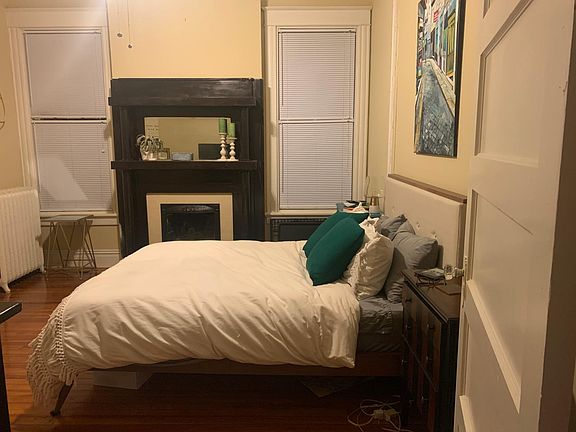 4th image of 203 N Davis Ave #B