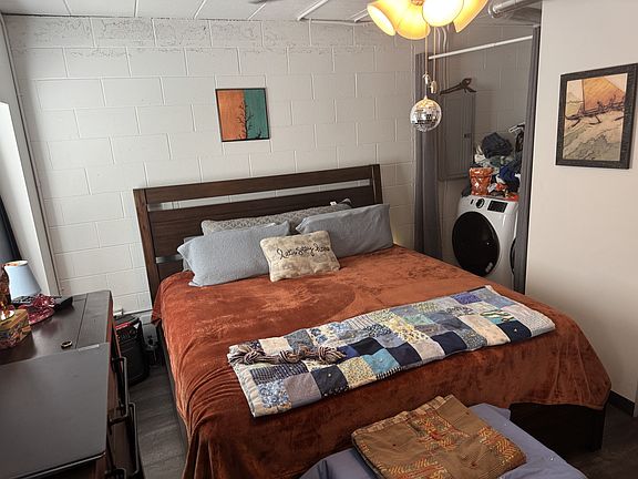 4th image of 344 W Lincoln Ave #17