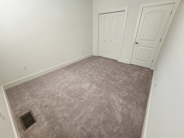 5435 Mendenhall Dr — Photo 16