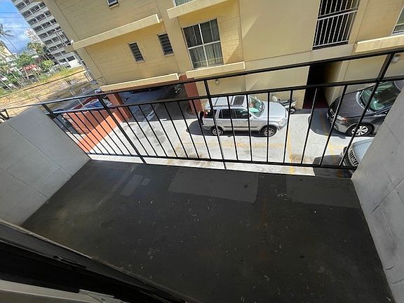 3rd image of 249 Liliuokalani Ave APT 303